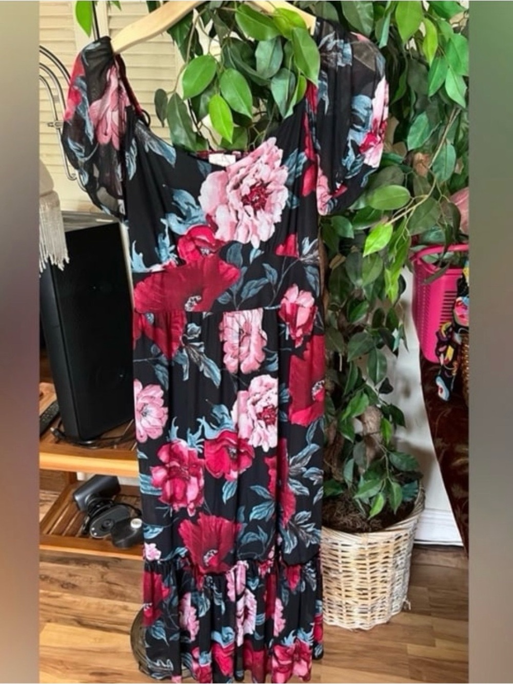 Eber Floral Scoop Neck Dress in Black with Pink and Red Blooms
